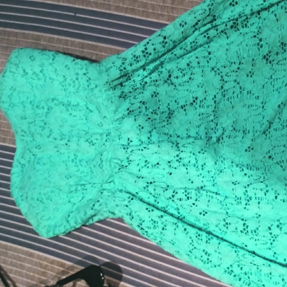 Dresses - Picture 1 of 5